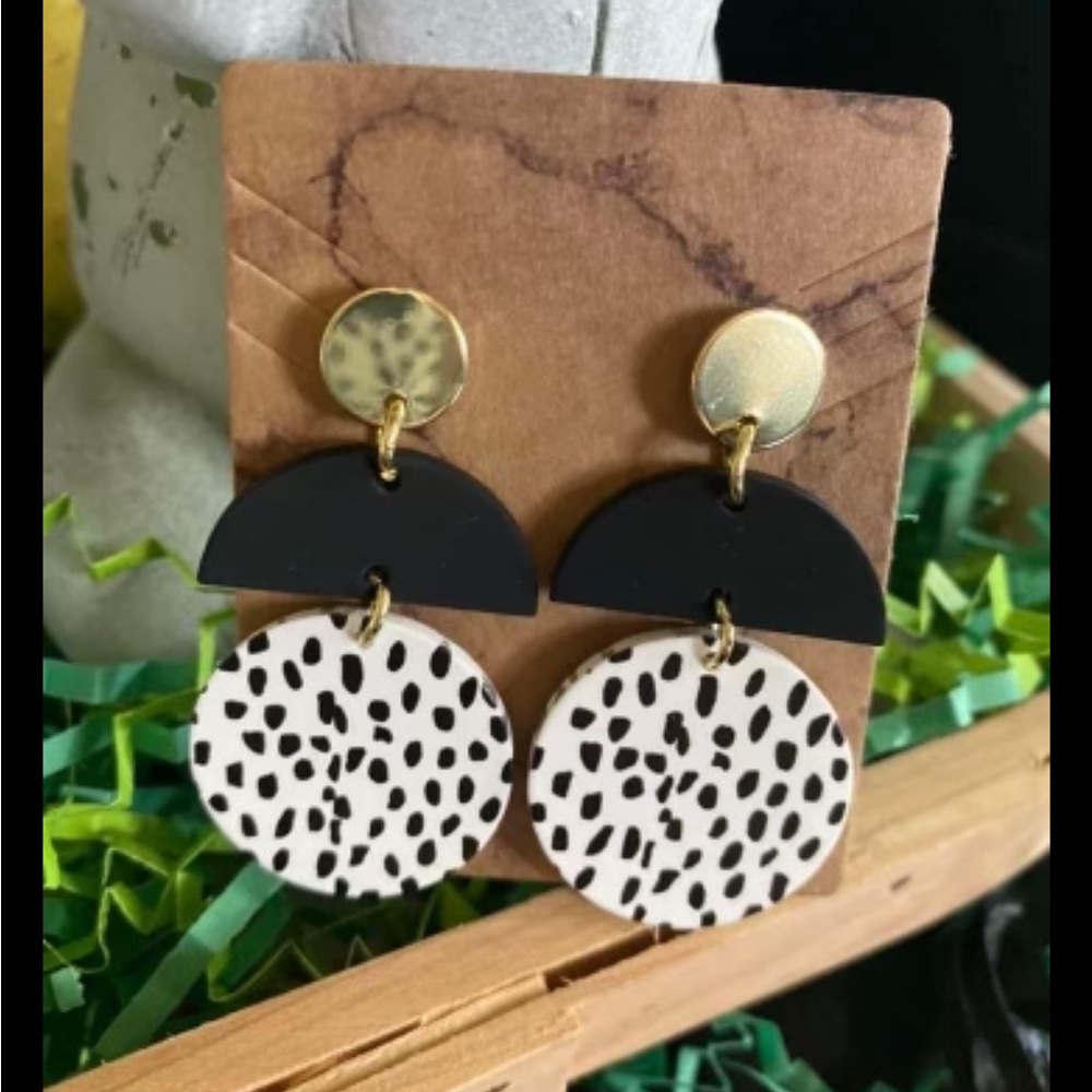 Super Cute Black, White and Gold Dangle Earrings New With Tags